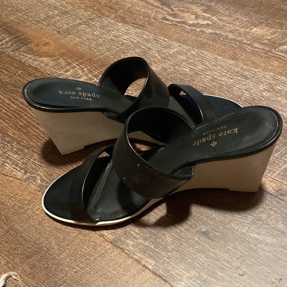 • Kate Spade • Womens black and white wedges size 8 - Picture 5 of 6